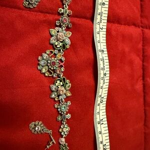 Floral Embellished necklace with Earrings